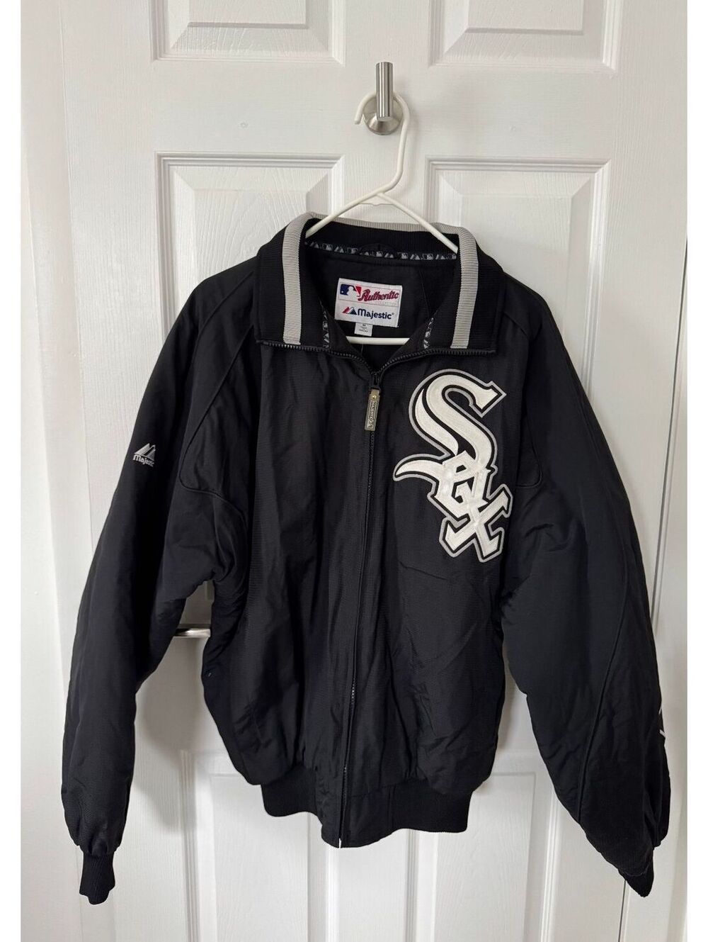 Majestic Authentic Vintage MLB Chicago White Sox Black Lightweight Jacket Medium